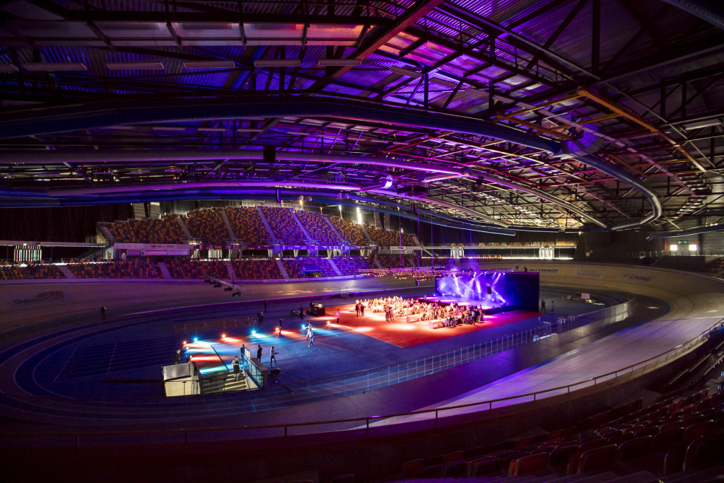 Wielerbaan, indoor atletiek hal, bedrijfsfeest, beursvloer, congres centrum