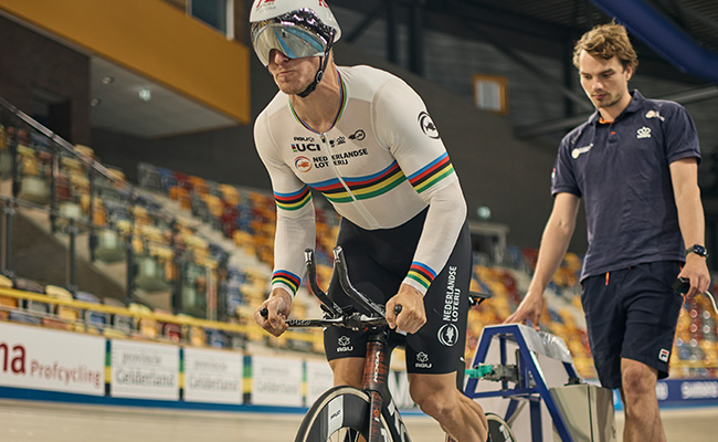 Jeffrey Hoogland aan het trainen voor wereldrecord in Omnisport