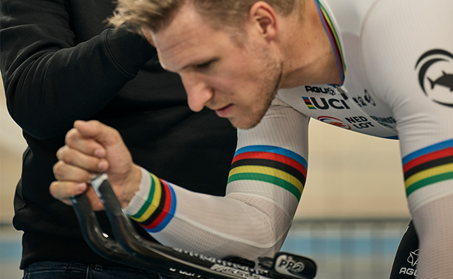Jeffrey Hoogland met trainer in Omnisport